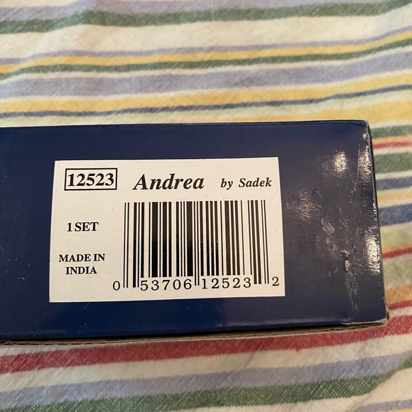 NIB Andrea by Sadek Napkin Rings Set of 4 Flatware Shaped (1.75”) Silver Tone - Picture 4 of 5